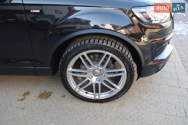 Позашляховик / Кросовер Audi Q7 2013 в Львові