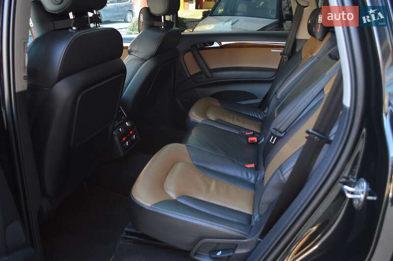 Позашляховик / Кросовер Audi Q7 2013 в Львові