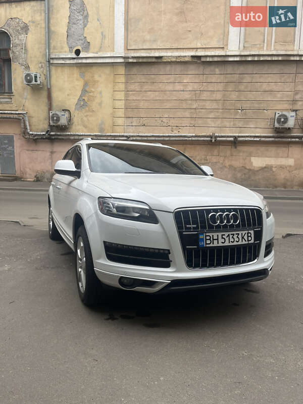 Внедорожник / Кроссовер Audi Q7 2013 в 