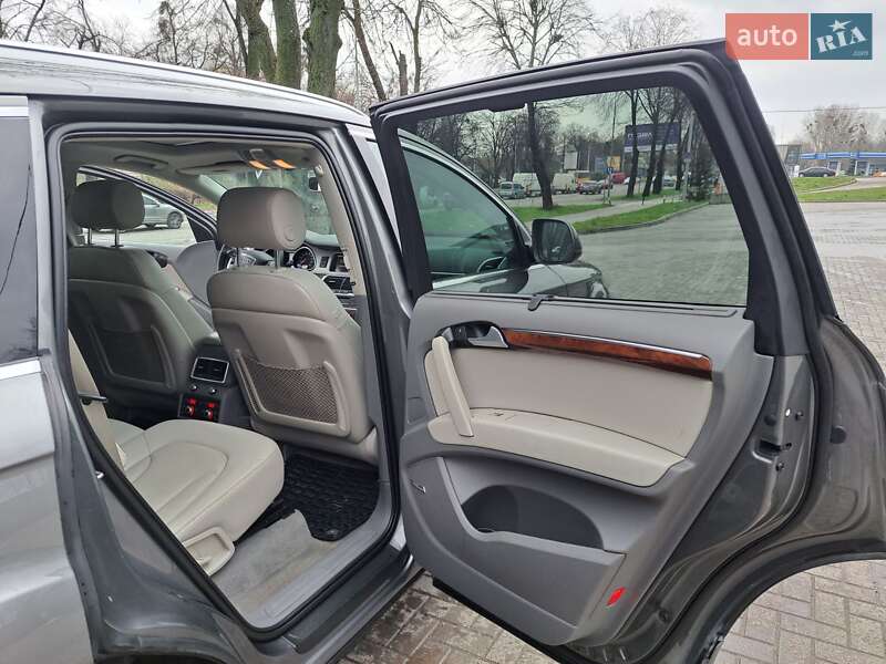 Позашляховик / Кросовер Audi Q7 2015 в Львові