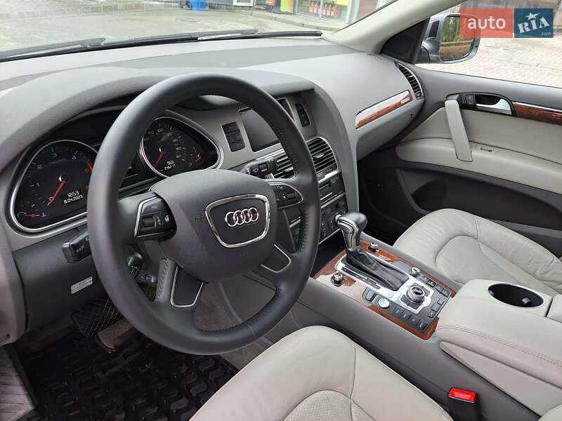 Позашляховик / Кросовер Audi Q7 2015 в Львові