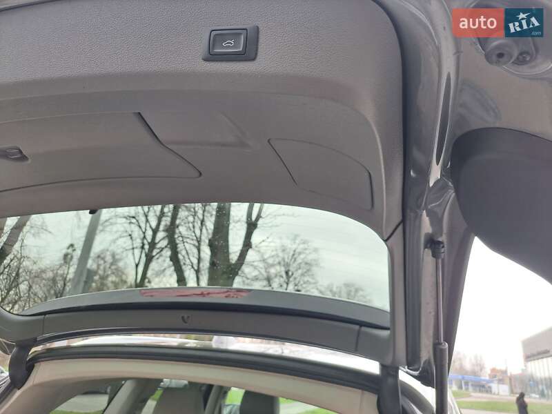 Позашляховик / Кросовер Audi Q7 2015 в Львові