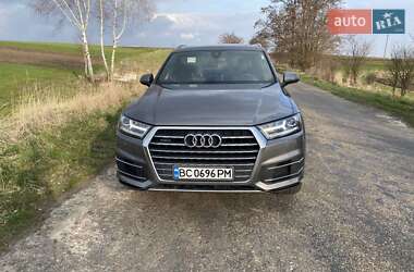 Позашляховик / Кросовер Audi Q7 2017 в 
