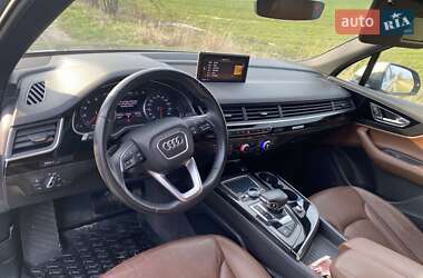 Позашляховик / Кросовер Audi Q7 2017 в 