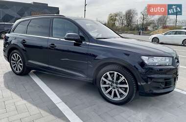 Внедорожник / Кроссовер Audi Q7 2017 в 