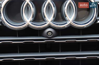 Внедорожник / Кроссовер Audi Q7 2017 в 