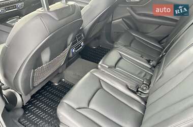 Внедорожник / Кроссовер Audi Q7 2017 в 