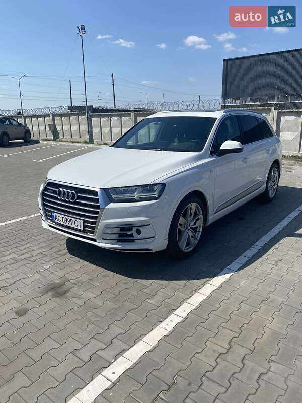 Внедорожник / Кроссовер Audi Q7 2016 в Луцке