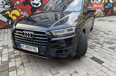 Внедорожник / Кроссовер Audi Q7 2017 в 