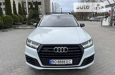 Внедорожник / Кроссовер Audi Q7 2018 в 