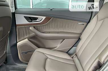 Внедорожник / Кроссовер Audi Q7 2018 в 