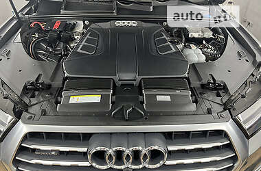 Внедорожник / Кроссовер Audi Q7 2017 в 