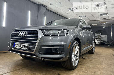 Внедорожник / Кроссовер Audi Q7 2017 в 