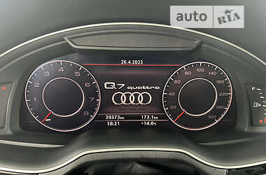 Внедорожник / Кроссовер Audi Q7 2017 в 
