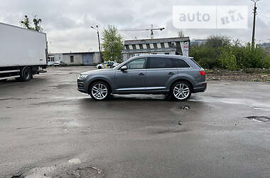 Внедорожник / Кроссовер Audi Q7 2017 в 