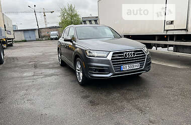 Внедорожник / Кроссовер Audi Q7 2017 в 
