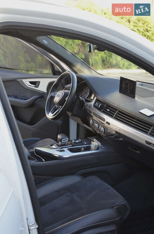 Внедорожник / Кроссовер Audi Q7 2018 в Луцке