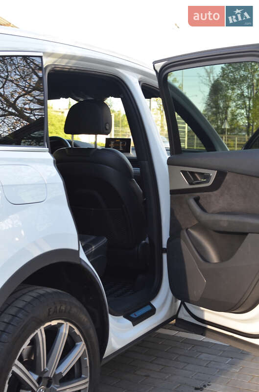 Внедорожник / Кроссовер Audi Q7 2018 в Луцке