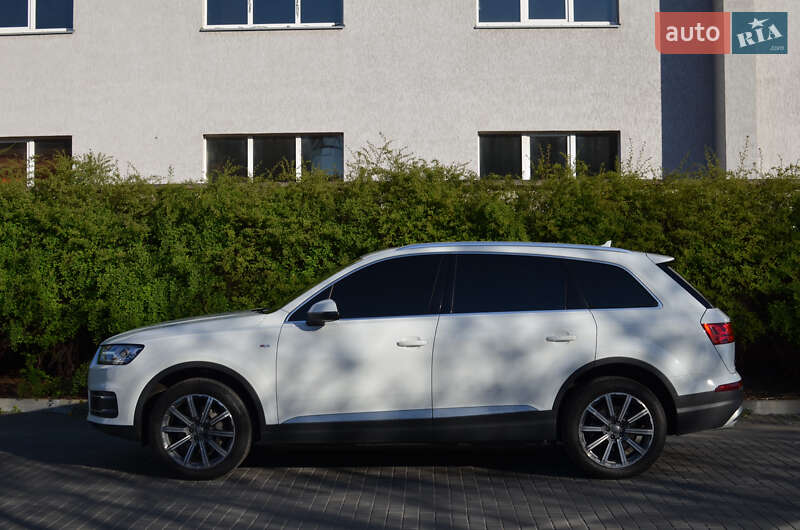 Внедорожник / Кроссовер Audi Q7 2018 в Луцке