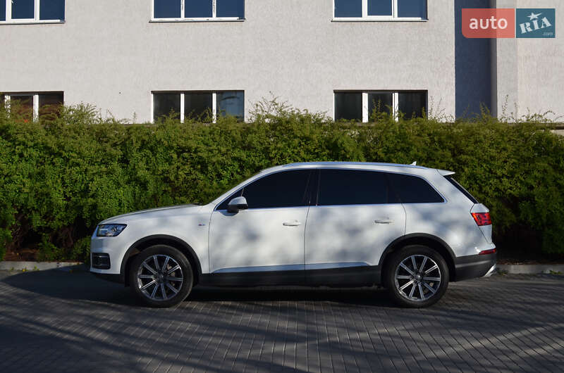 Внедорожник / Кроссовер Audi Q7 2018 в Луцке