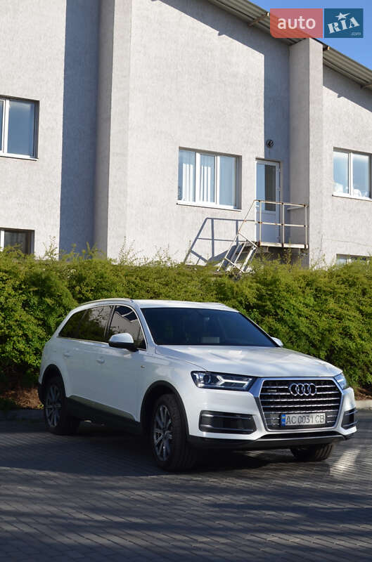 Внедорожник / Кроссовер Audi Q7 2018 в Луцке