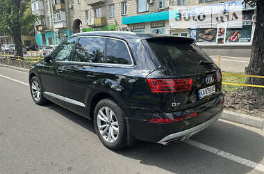 Внедорожник / Кроссовер Audi Q7 2017 в 