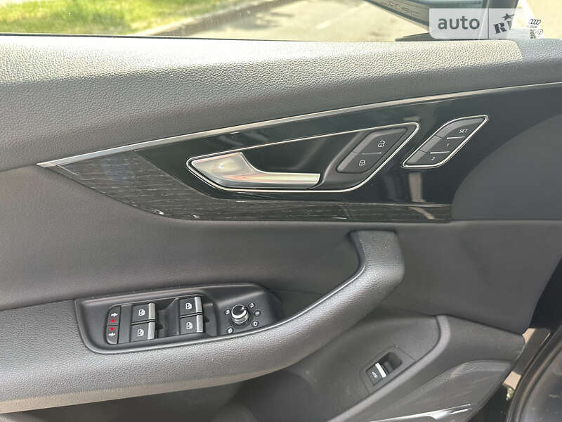 Внедорожник / Кроссовер Audi Q7 2017 в Киеве фото 12 Внедорожник / Кроссовер Audi Q7 2017 в Киеве