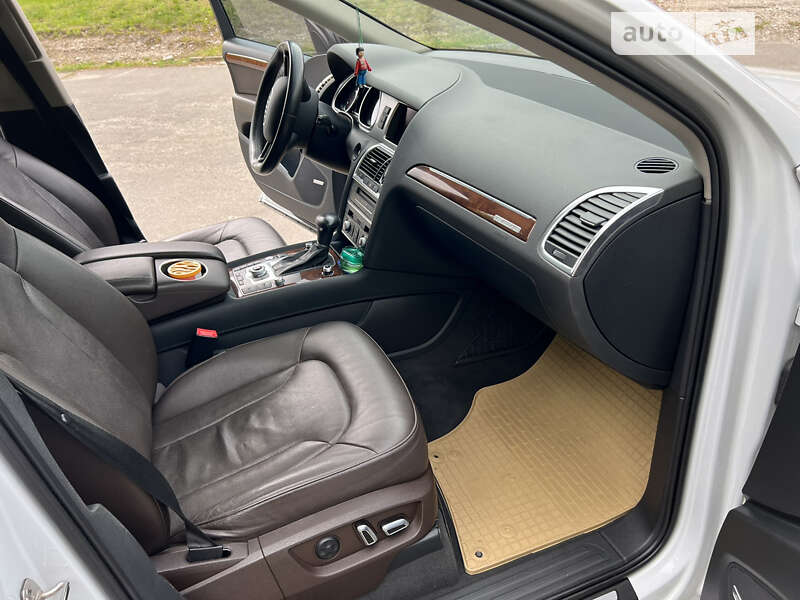 Позашляховик / Кросовер Audi Q7 2013 в Луцьку