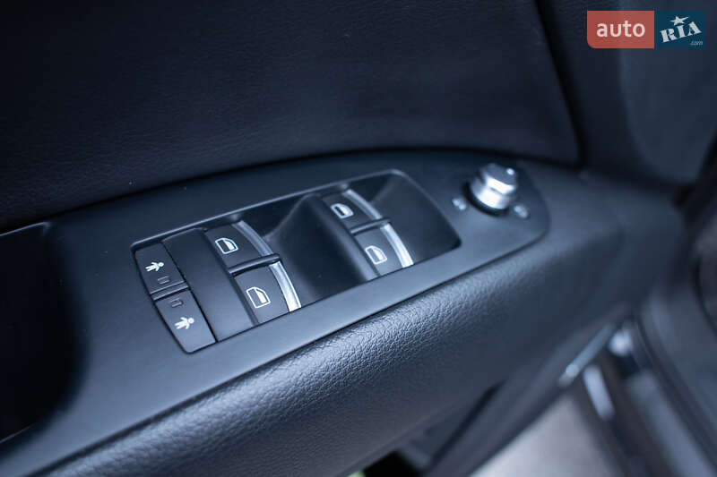 Внедорожник / Кроссовер Audi Q7 2014 в Киеве