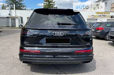 Позашляховик / Кросовер Audi Q7 2016 в Рівному