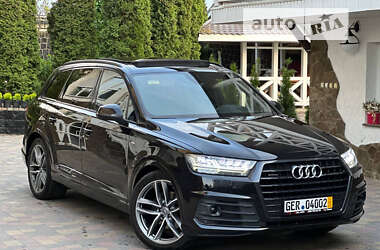 Внедорожник / Кроссовер Audi Q7 2017 в 