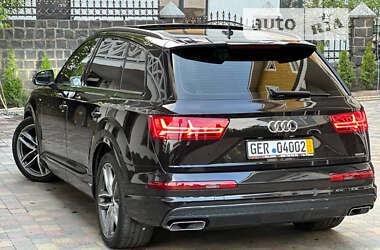 Внедорожник / Кроссовер Audi Q7 2017 в 