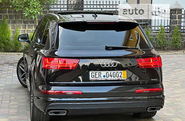 Внедорожник / Кроссовер Audi Q7 2017 в 