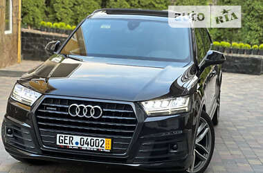 Внедорожник / Кроссовер Audi Q7 2017 в 
