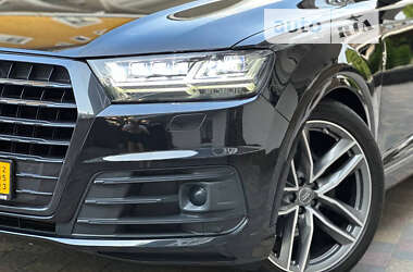 Внедорожник / Кроссовер Audi Q7 2017 в 