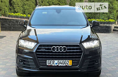 Внедорожник / Кроссовер Audi Q7 2017 в 