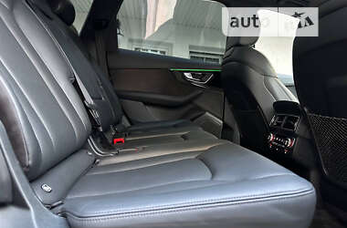 Внедорожник / Кроссовер Audi Q7 2017 в 