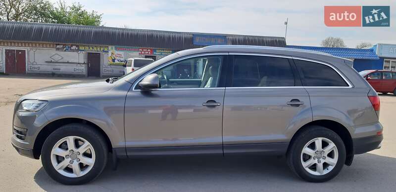Позашляховик / Кросовер Audi Q7 2011 в Романіву