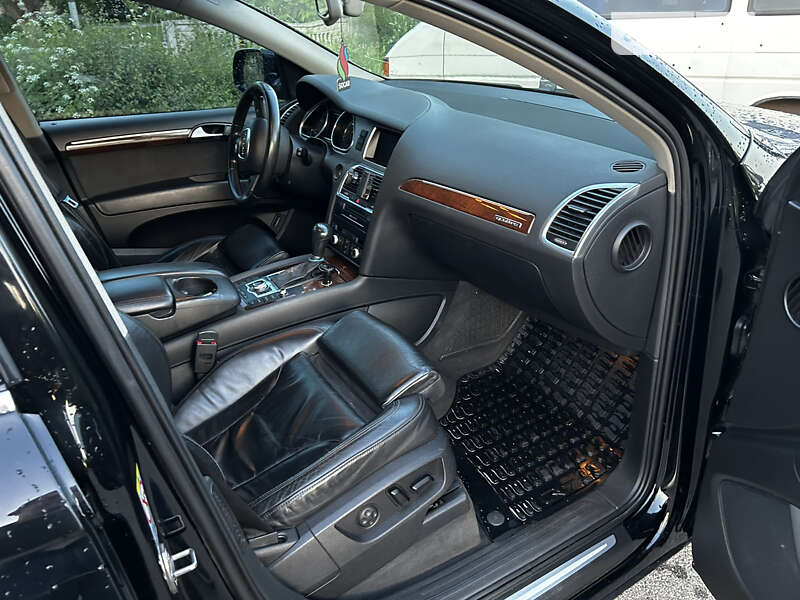 Внедорожник / Кроссовер Audi Q7 2010 в Мироновке