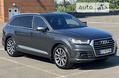 Позашляховик / Кросовер Audi Q7 2016 в 