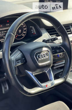 Позашляховик / Кросовер Audi Q7 2016 в 