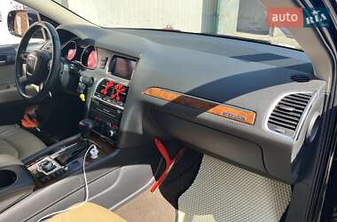 Внедорожник / Кроссовер Audi Q7 2010 в 