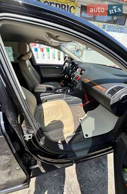 Внедорожник / Кроссовер Audi Q7 2010 в 