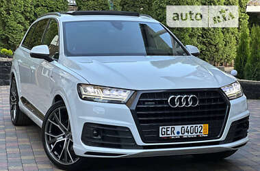 Позашляховик / Кросовер Audi Q7 2017 в 