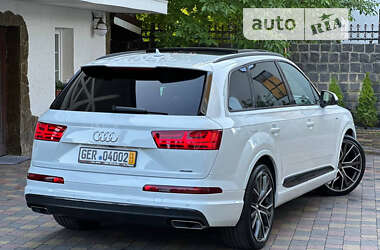 Позашляховик / Кросовер Audi Q7 2017 в 