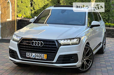 Позашляховик / Кросовер Audi Q7 2017 в 