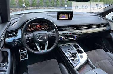 Позашляховик / Кросовер Audi Q7 2017 в 