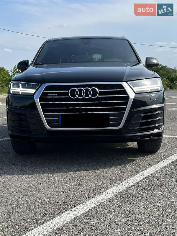 Позашляховик / Кросовер Audi Q7 2018 в Чернівцях