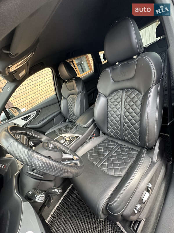 Позашляховик / Кросовер Audi Q7 2017 в Києві
