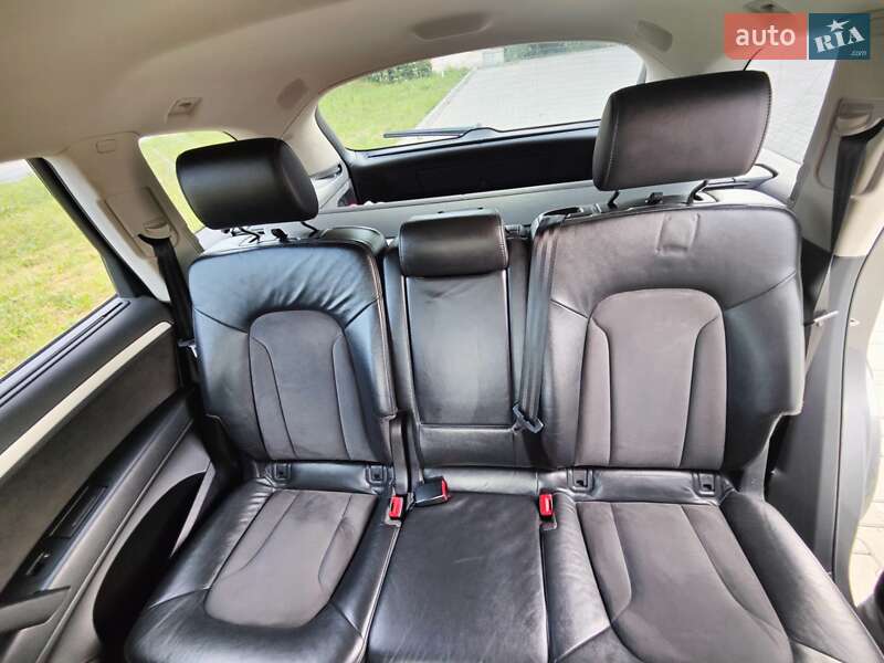 Позашляховик / Кросовер Audi Q7 2010 в Чернівцях